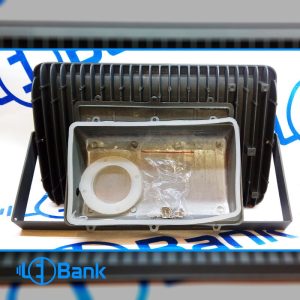 قاب پروژکتور ال ای دی ضد آب 100 وات طرح تانکی آلن خور مستحکم